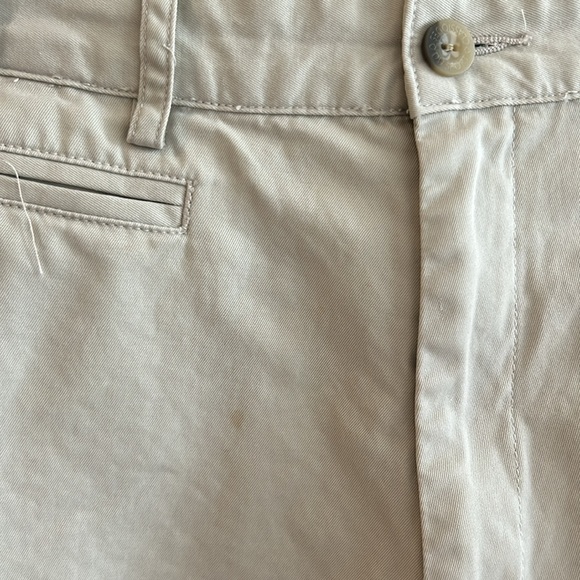 Classiques Du Sport Khaki/Cream Shorts. Size 6P - Picture 6 of 10